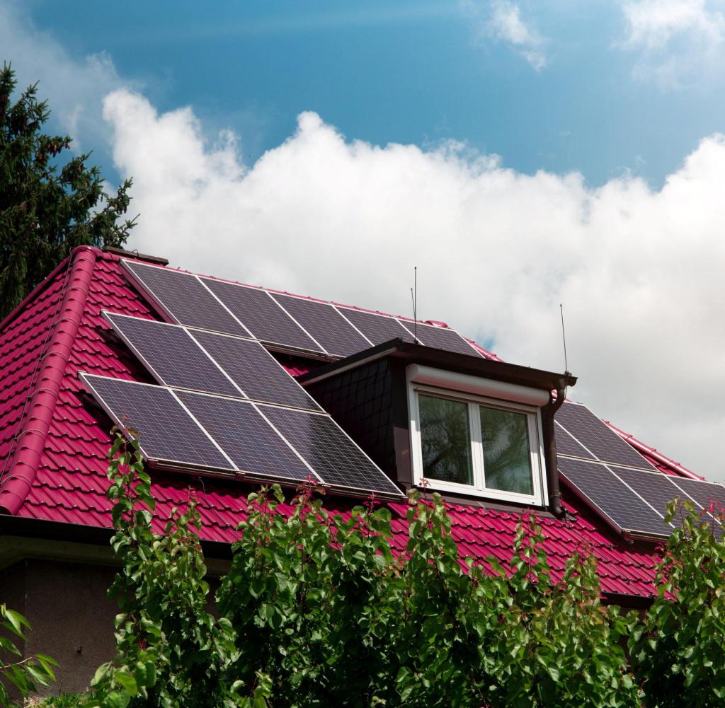 Could soon become an (expensive) obligation: solar system on a family home