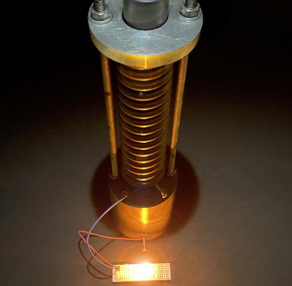 HANDOUT - MIT engineers have created a "supercapacitor" made of ancient, abundant materials, that can store large amounts of energy. Made of just cement, water, and carbon black (which resembles powdered charcoal), the device could form the basis for inexpensive systems that store intermittently renewable energy, such as solar or wind energy. Credit: Image courtesy of Franz-Josef Ulm, Admir Masic, and Yang-Shao Horn ACHTUNG: Frei nur zur redaktionellen Verwendung im Zusammenhang mit der Berichterstattung über die Studie bei Nennung des Credits. Foto: Franz-Josef Ulm, Admir Masic, and Yang-Shao Horn