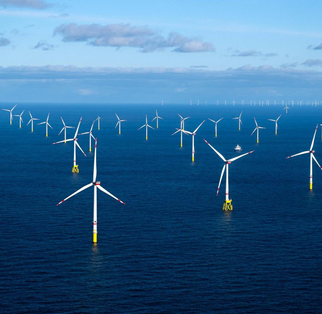 Offshore-Windpark auf dem Meer